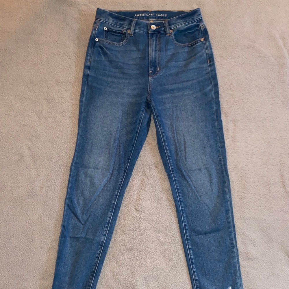 American Eagle High Rise Mom Jean